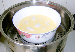 蛋羹蒸馄饨的做法步骤：2