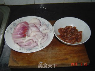 洋葱炒牛肉丝的做法步骤：2