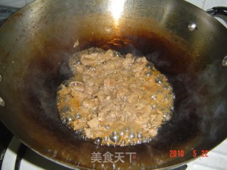 洋葱炒牛肉丝的做法步骤：2