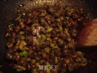辣爆蛳螺的做法步骤：4