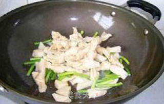干锅腊肉豆结的做法步骤：3