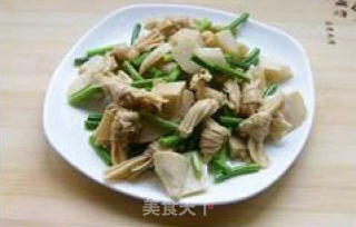 干锅腊肉豆结的做法步骤：3