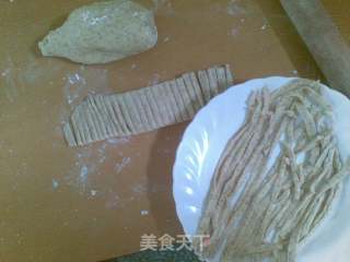 家常手擀面的做法步骤：2