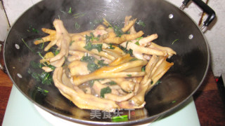 鸭脚、鸡爪煲的做法步骤：2