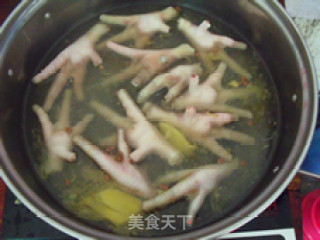 莲生凤爪汤的做法步骤：4