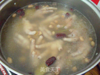 莲生凤爪汤的做法步骤：4