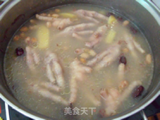 莲生凤爪汤的做法步骤：4