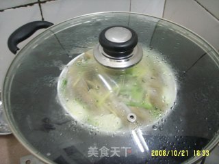 蛏子蒸丝瓜的做法步骤：2