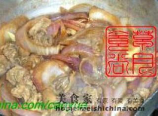 牛肉盖浇饭的做法步骤：3
