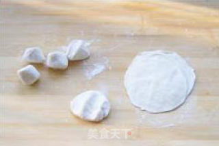 发面水煎饺的做法步骤：2