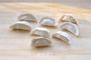 发面水煎饺的做法步骤：2