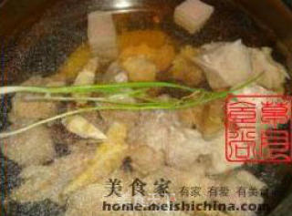 腌笃鲜的做法步骤：4