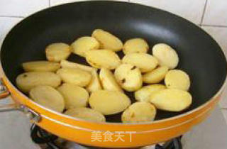 小土豆焖牛肉的做法步骤：2