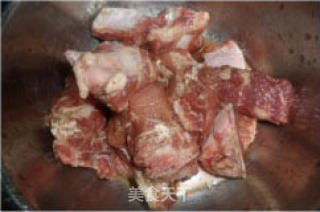 南瓜蒸排骨的做法步骤：2