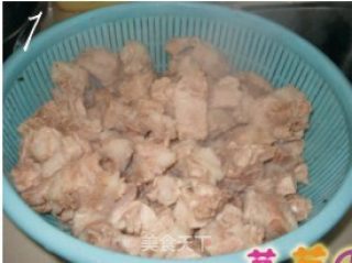 红烧排骨的做法步骤：2