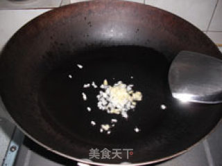 芡汁黑木耳茭白炒肉——乡土小炒的做法步骤：5