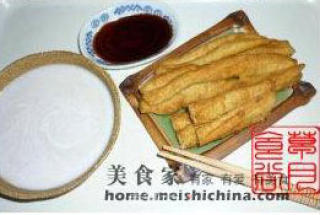 油条的做法步骤：4