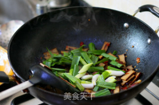柴火香干炒薰肉的做法步骤：3