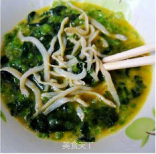 菠菜鸡蛋饼的做法步骤：4