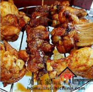 秘制烤鸡腿+骨肉相联+烤小黄鱼的做法步骤：5