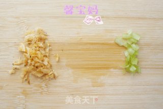 虾皮鸡蛋粥的做法步骤：2