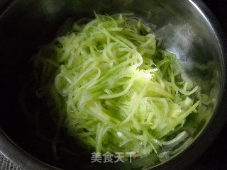 糖醋翠衣紫甘蓝的做法步骤：2