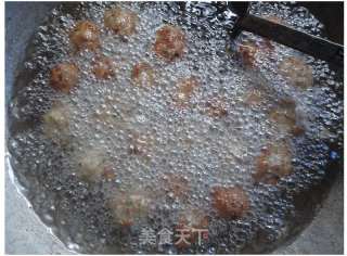 油炸肉圆子的做法步骤：2