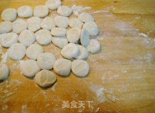 锅贴儿饺子的做法步骤：4