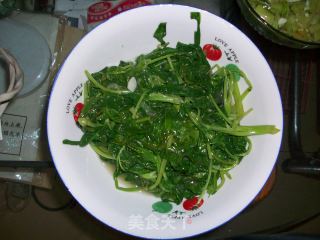 炒空心菜梗子的做法步骤：2