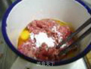 羊肉酸菜饺子的做法步骤：2
