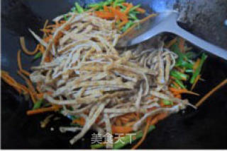 川味油辣子炒三丝的做法步骤：3
