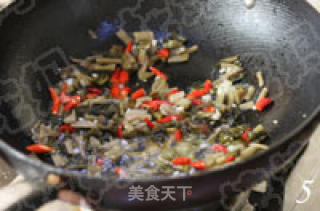 腌菜土豆烧肉片的做法步骤：2