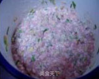 小笼灌汤包的做法步骤：2
