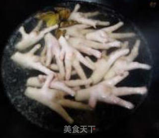 泡椒凤爪的做法步骤：2