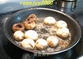 煎蘑菇的做法步骤：3