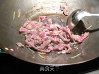 牛肉金针菇菜椒丝的做法步骤：3