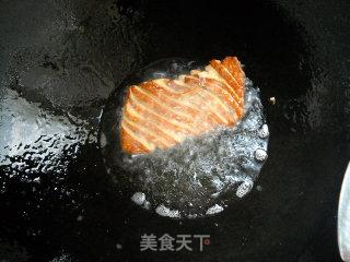 木耳蓑衣干烧鸡腿的做法步骤：2