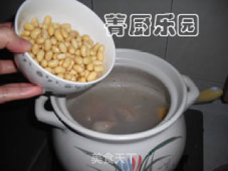 海带黄豆猪蹄海米汤——美味养颜汤的做法步骤：6