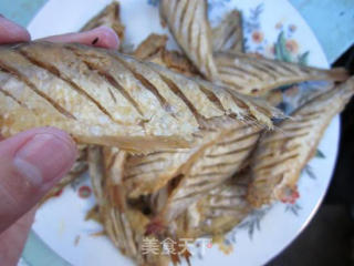 香酥糖醋马口鱼的做法步骤：3