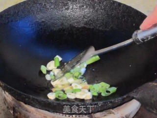 香酥糖醋马口鱼的做法步骤：3
