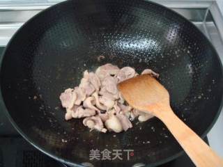 鲜贝露干煸鸭片的做法步骤：3