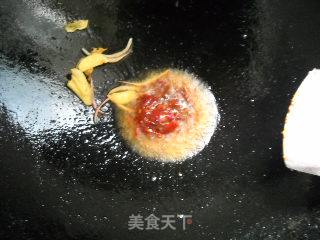 豆瓣鲫鱼的做法步骤：2