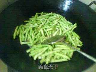 豆角炒豬肉的做法步骤：2