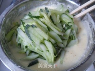 黄瓜丝鸡蛋饼的做法步骤：4