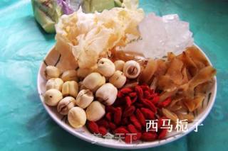 银耳莲子羹的做法步骤：6