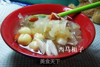 银耳莲子羹的做法步骤：6