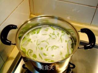 意大利蘑菇培根菠菜宽条面的做法步骤：3