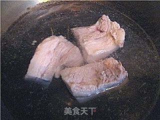 青椒炒肉的做法步骤：2