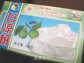 果冻般的，晶莹透澈，清爽可口—白凉粉的做法步骤：2