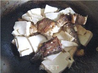 乌鱼炖豆腐的做法步骤：2